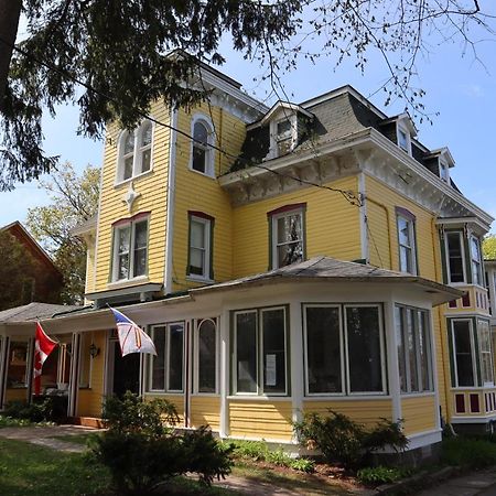 Pangea House Bed & Breakfast Gananoque Ngoại thất bức ảnh