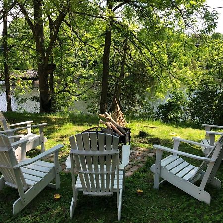 Pangea House Bed & Breakfast Gananoque Ngoại thất bức ảnh