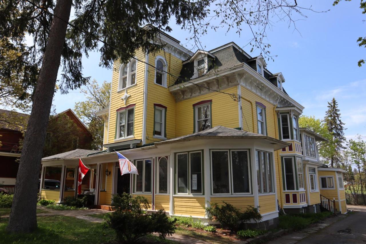 Pangea House Bed & Breakfast Gananoque Ngoại thất bức ảnh