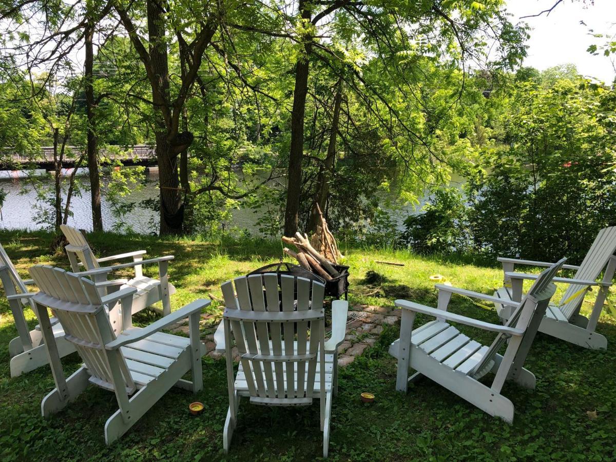 Pangea House Bed & Breakfast Gananoque Ngoại thất bức ảnh